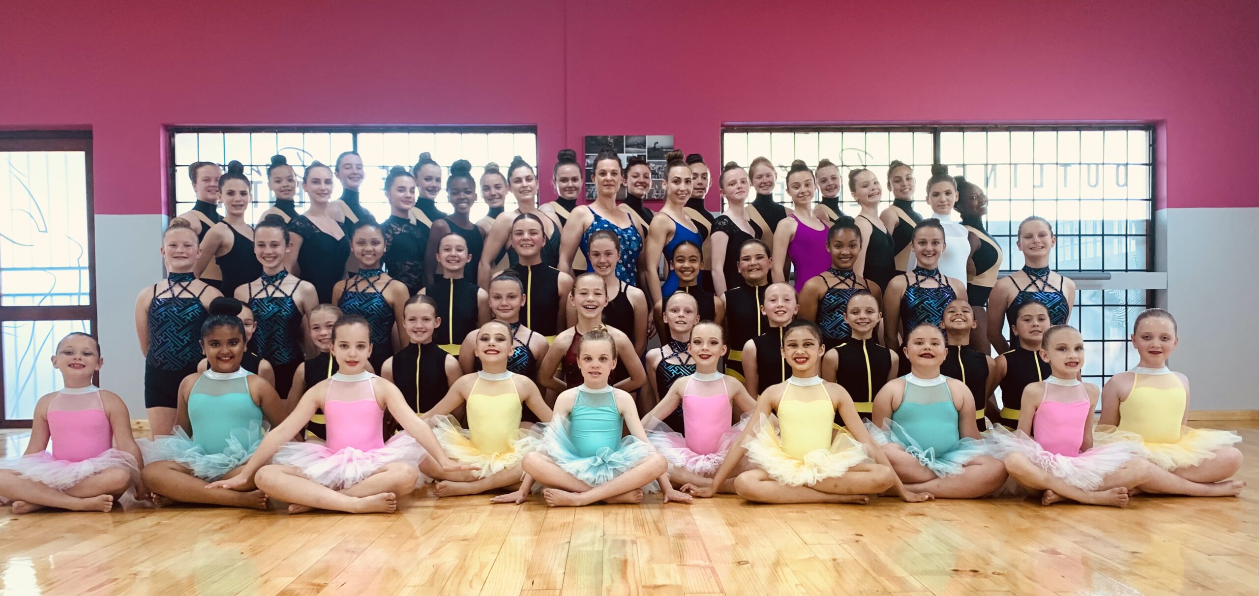 Outline Dance Centre - performance photo 03