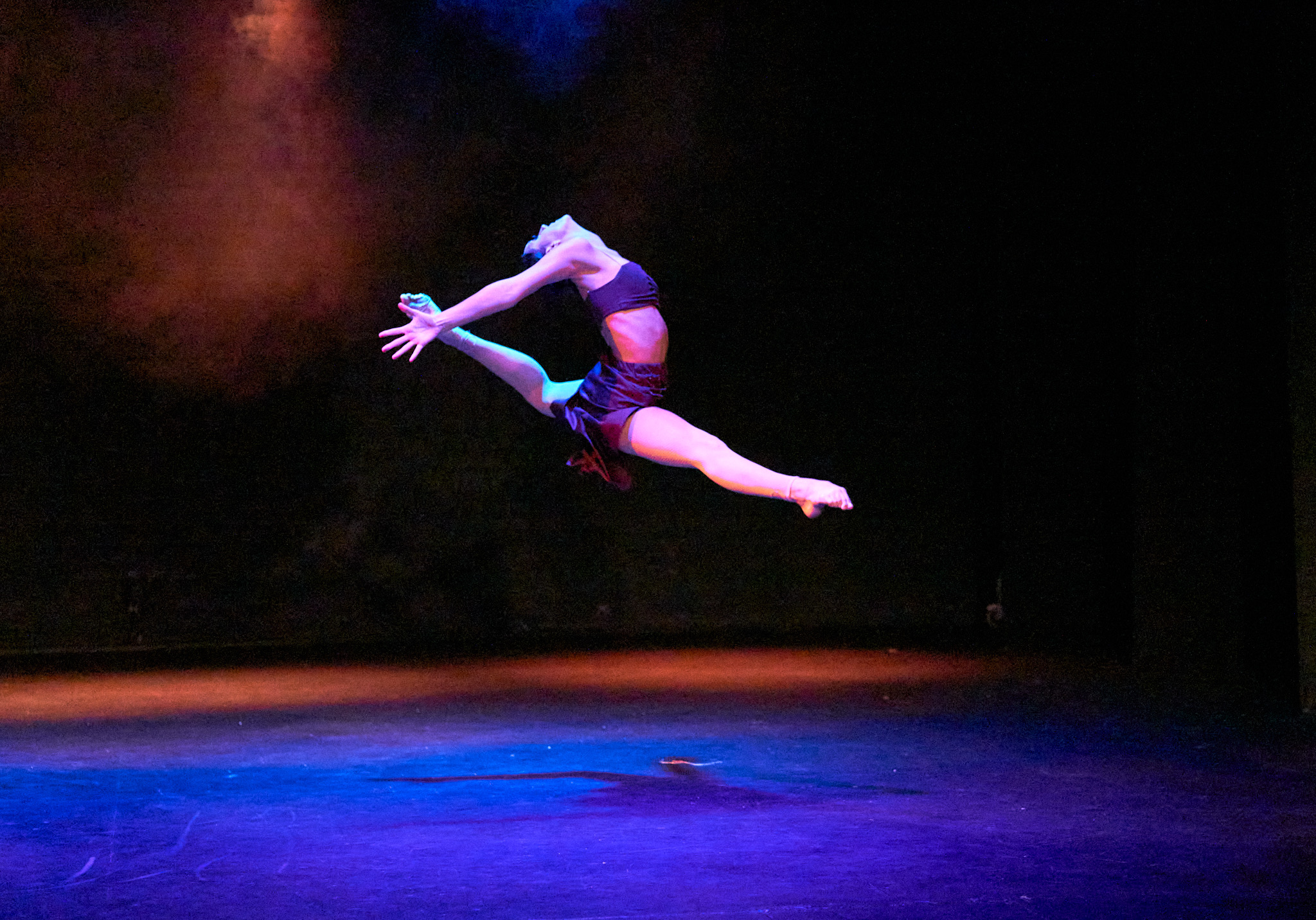 Outline Dance Centre - solo blue backbend leap