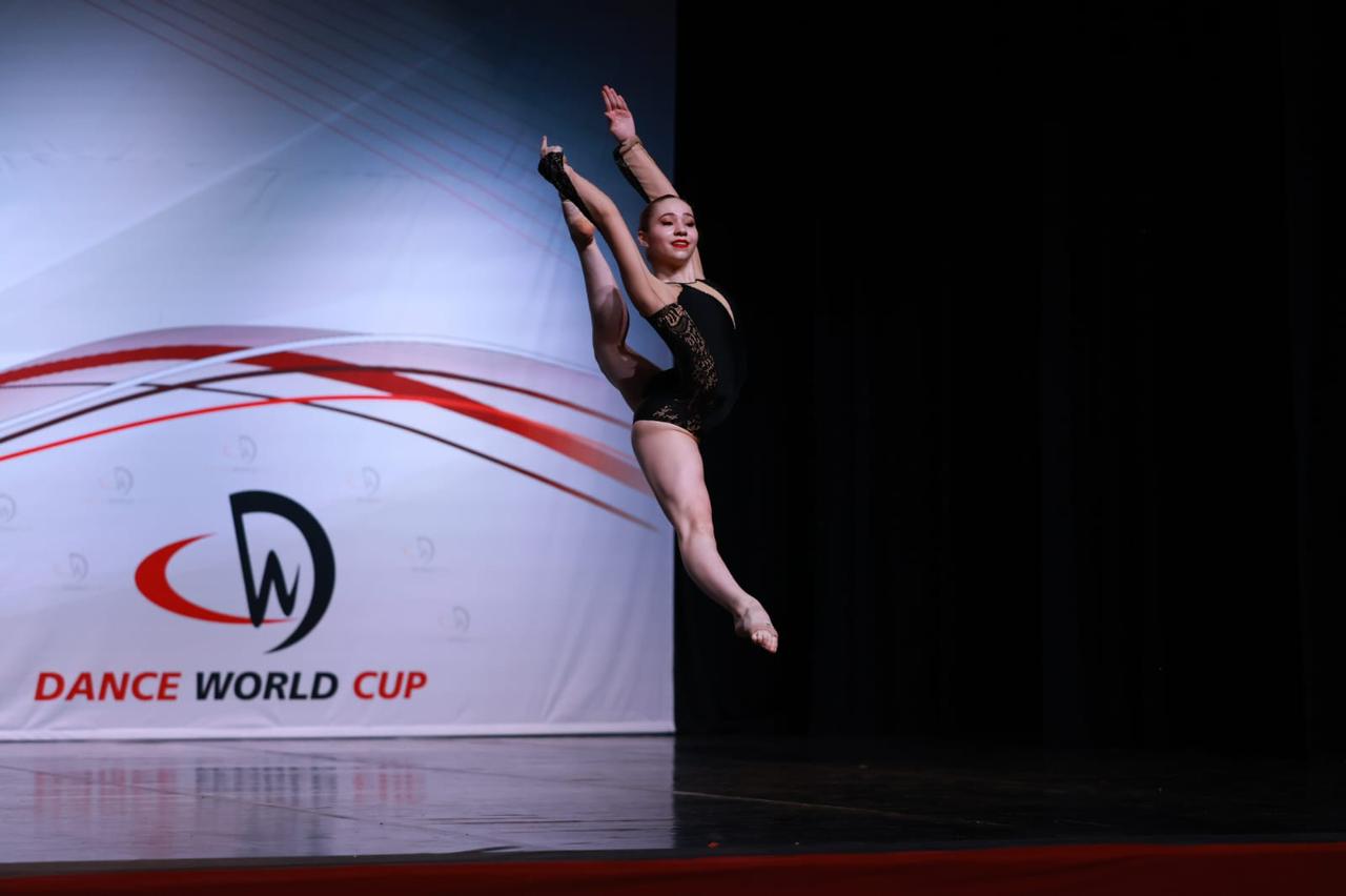 Outline Dance Centre - solo dance world cup jump