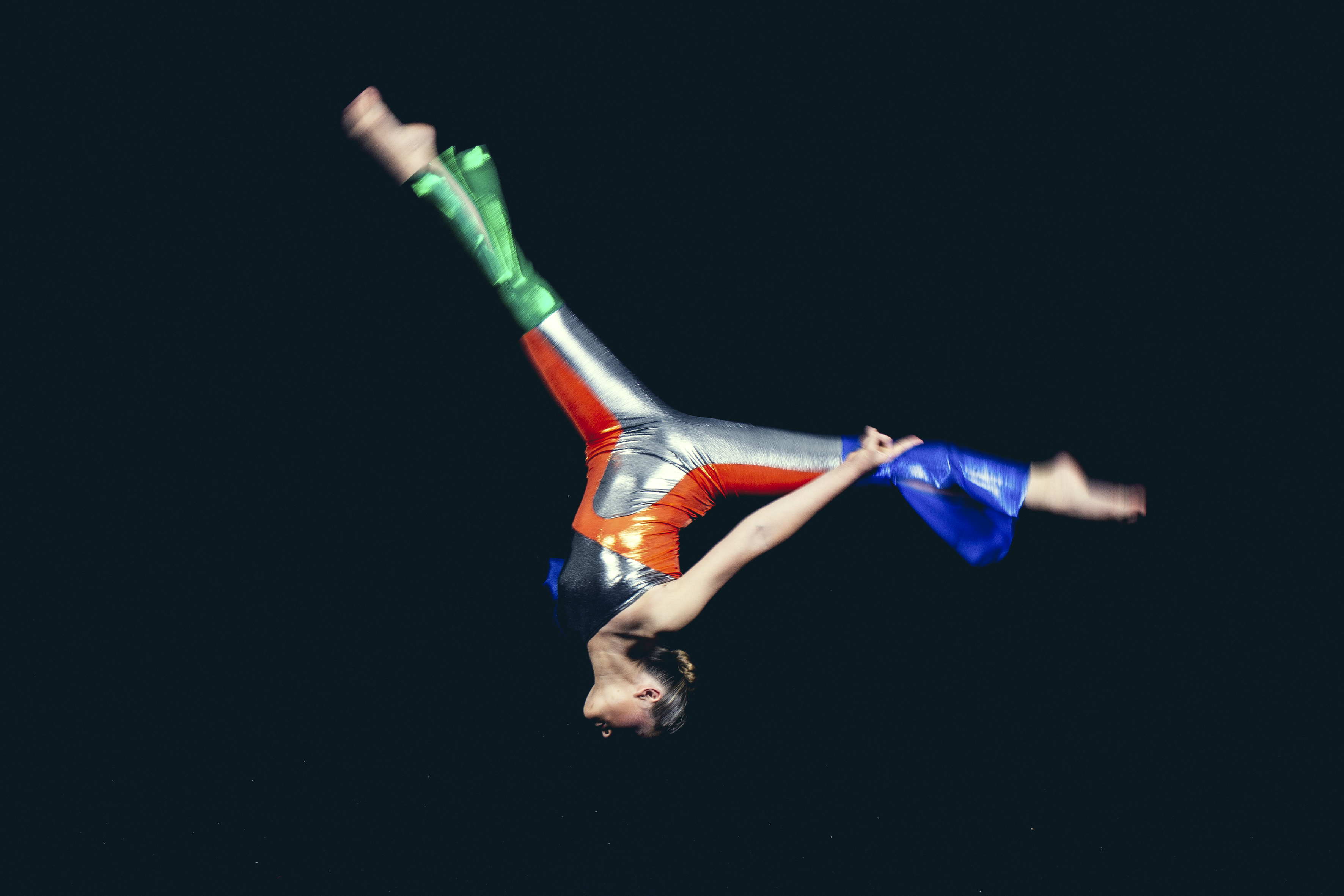 Outline Dance Centre - solo metallic flip stage