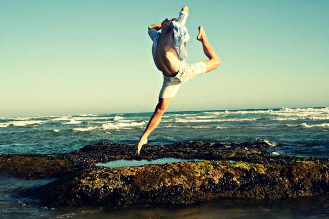 Outline Dance Centre - solo ocean rocks leap