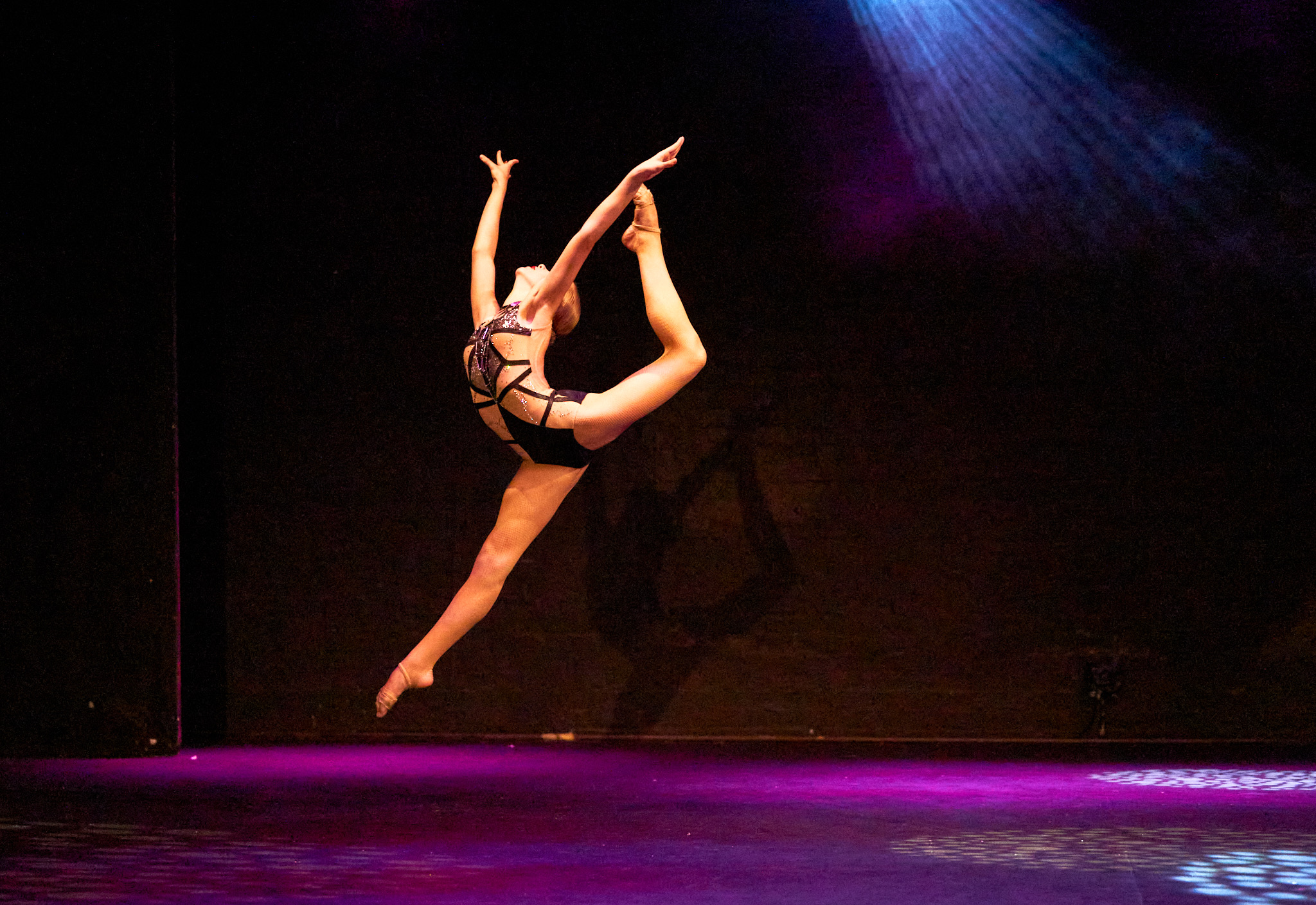 Outline Dance Centre - solo scorpion jump purple stage